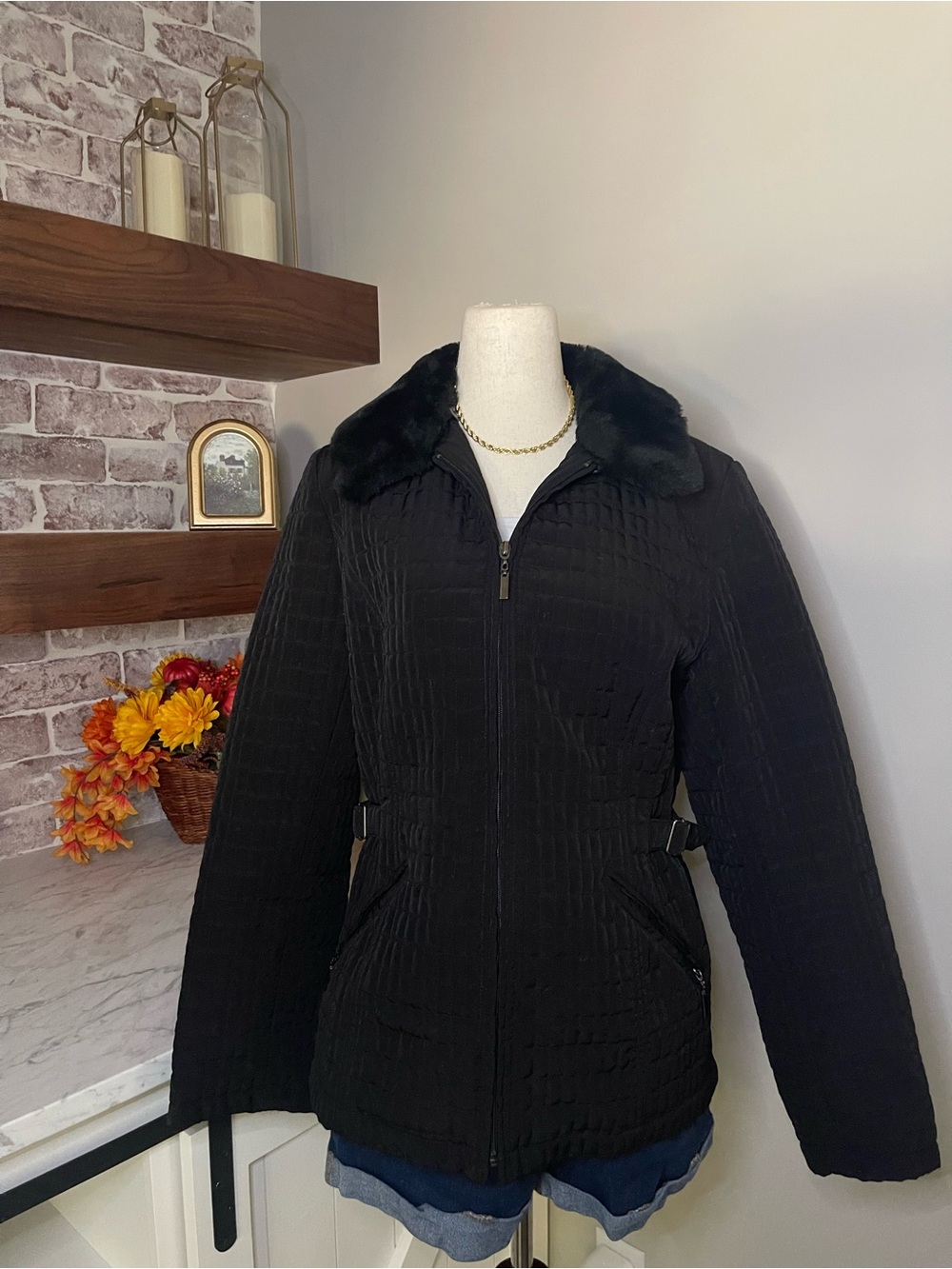 Gallery Quilted Faux Fur Collar Black Size Medium